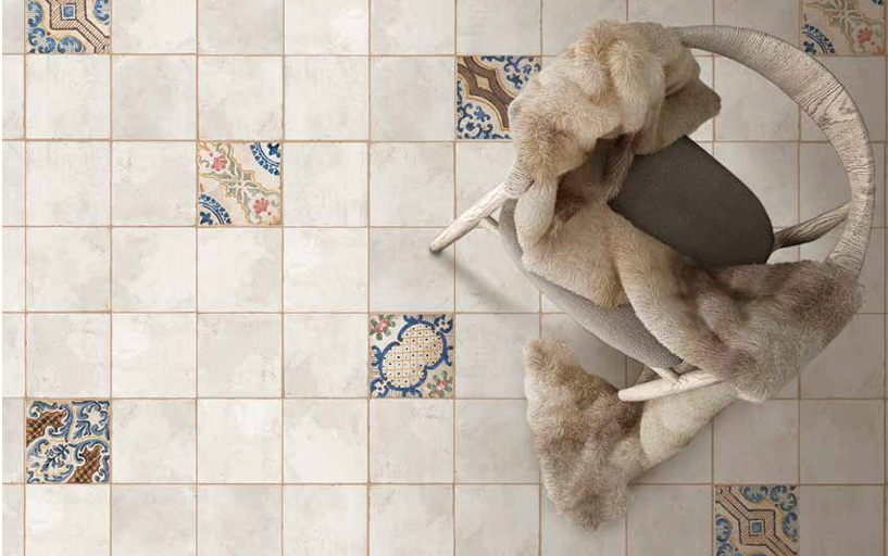 Baño de Diseño con Pared de Acento